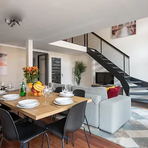  Apartament Spacious Near Karlin Square