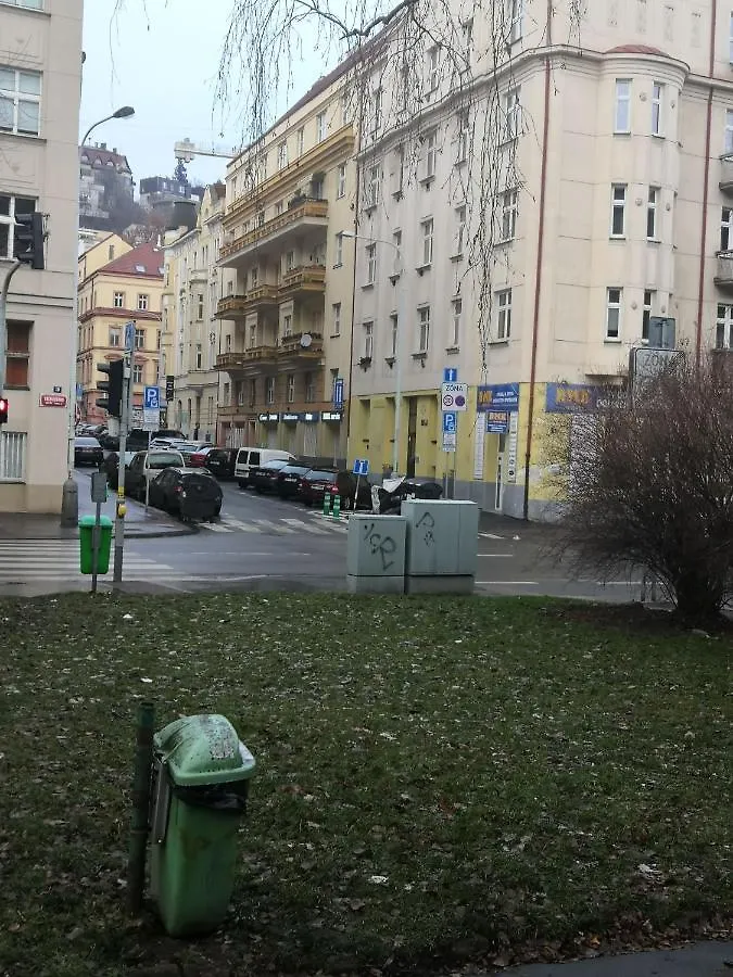 Apartment Economy Flat 18 Minutes From Vaclavske Namesti Prague